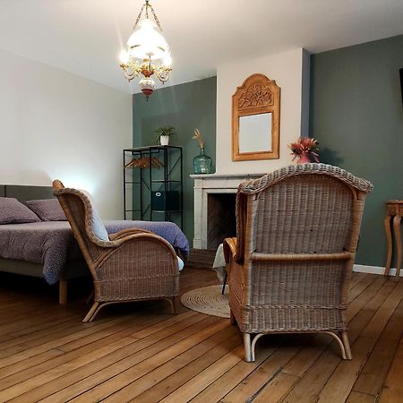 Le Relais Napoleon Bed & Breakfast Avesnes-sur-Helpe Bagian luar foto