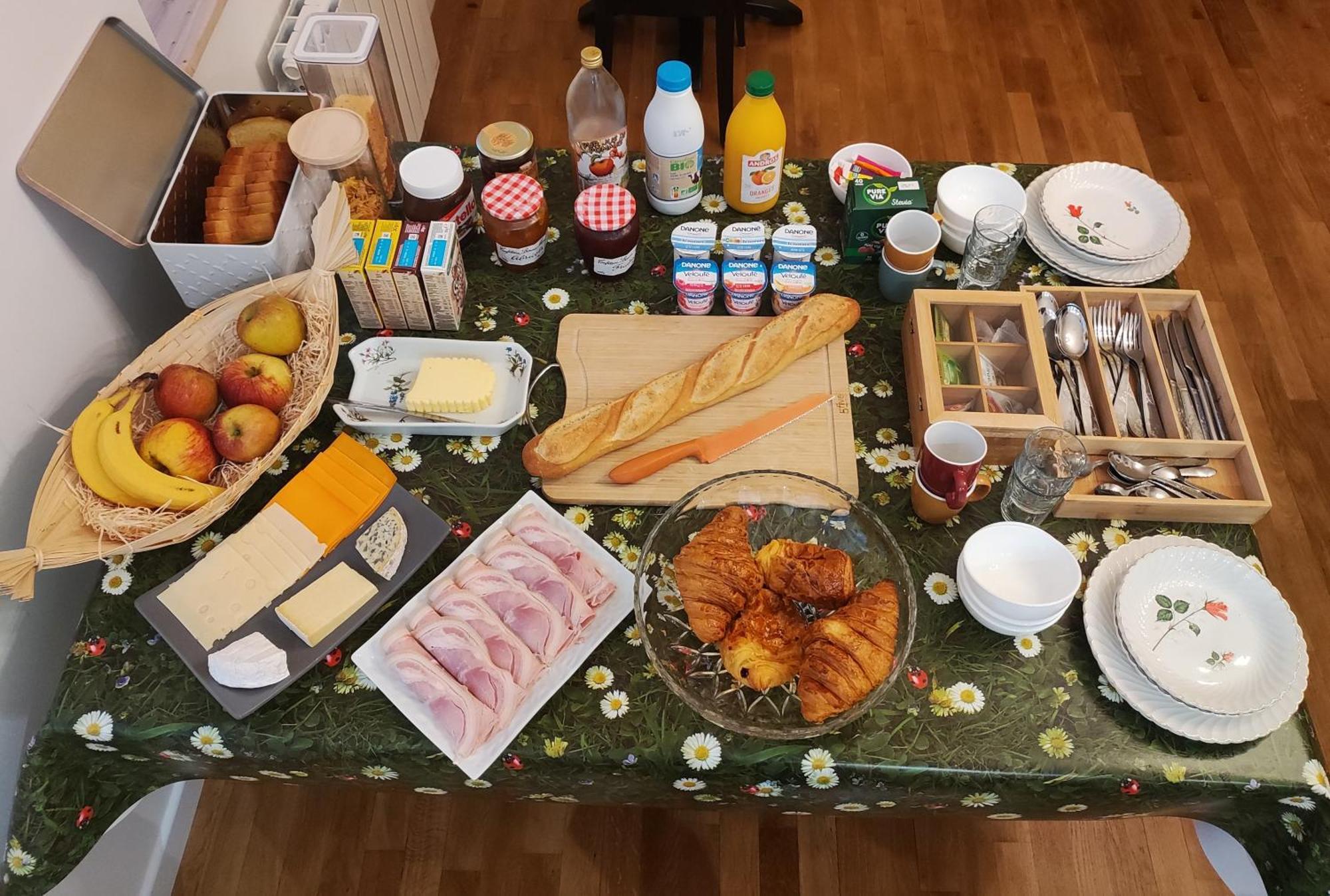 Le Relais Napoleon Bed & Breakfast Avesnes-sur-Helpe Bagian luar foto