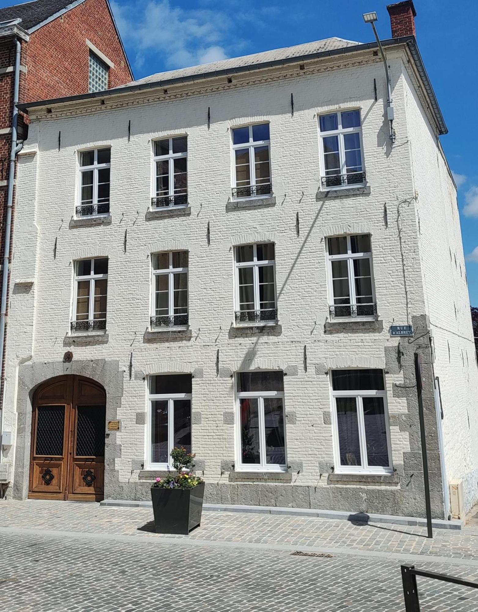Le Relais Napoleon Bed & Breakfast Avesnes-sur-Helpe Bagian luar foto