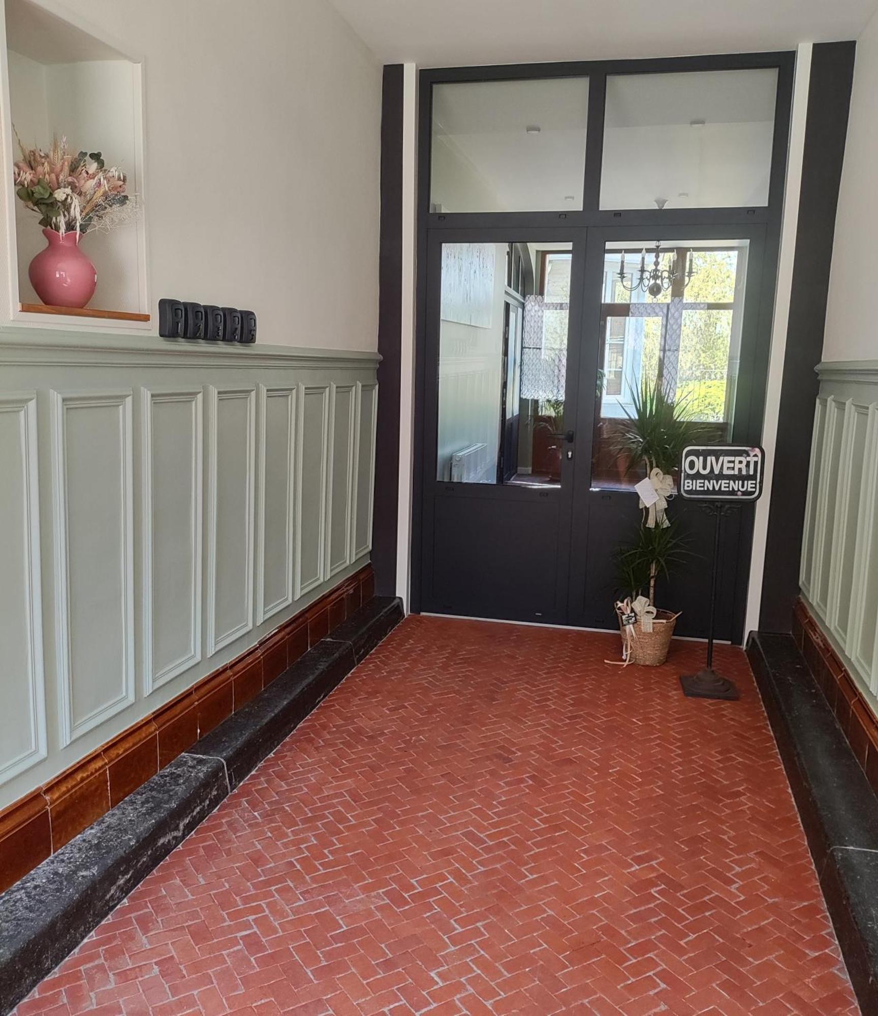 Le Relais Napoleon Bed & Breakfast Avesnes-sur-Helpe Bagian luar foto