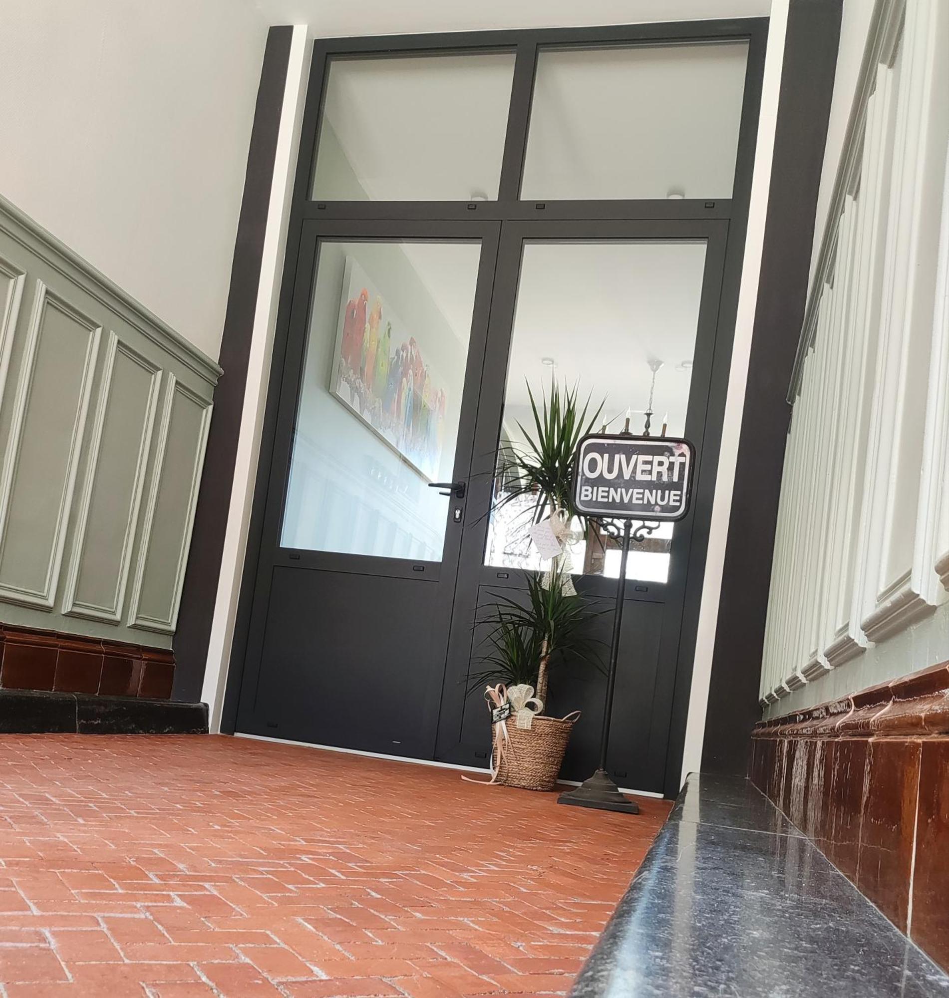 Le Relais Napoleon Bed & Breakfast Avesnes-sur-Helpe Bagian luar foto
