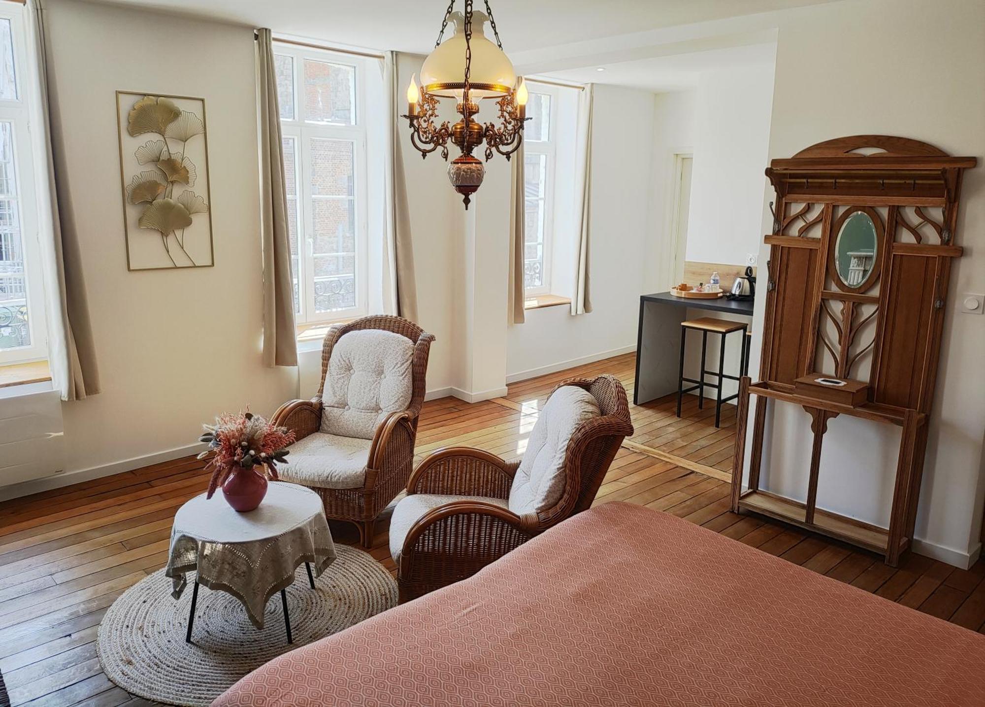 Le Relais Napoleon Bed & Breakfast Avesnes-sur-Helpe Bagian luar foto